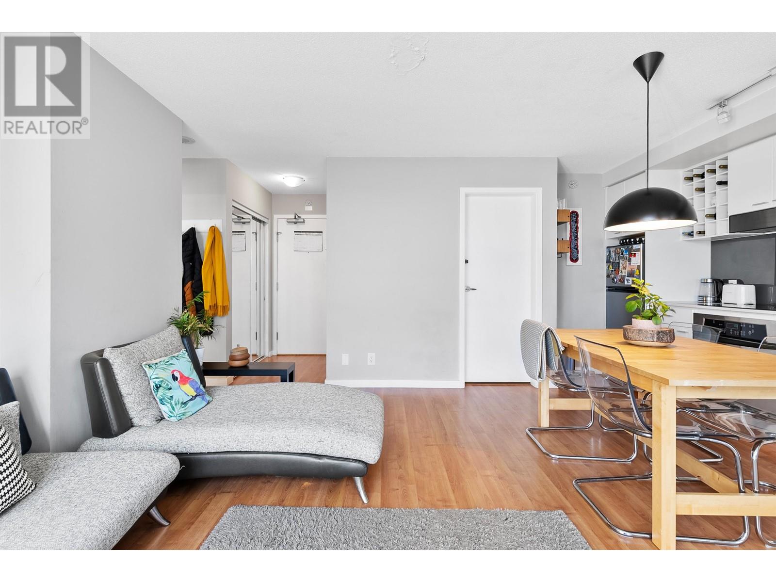 Listing Picture 7 of 23 : 602 111 W GEORGIA STREET, Vancouver / 溫哥華 - 魯藝地產 Yvonne Lu Group - MLS Medallion Club Member