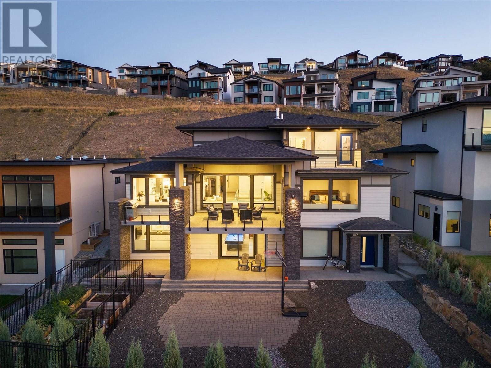 1088 Clarance Avenue, Kelowna, British Columbia  V1W 5M6 - Photo 4 - 10332897