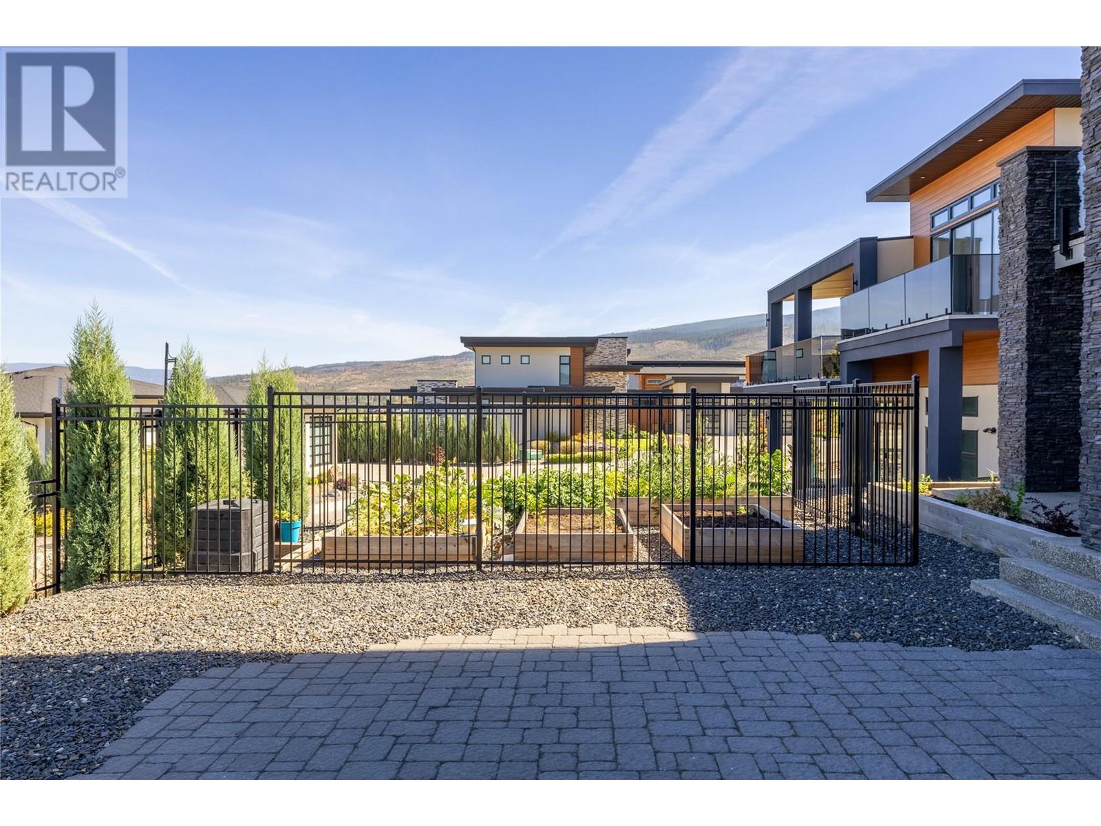 1088 Clarance Avenue, Kelowna, British Columbia  V1W 5M6 - Photo 14 - 10332897