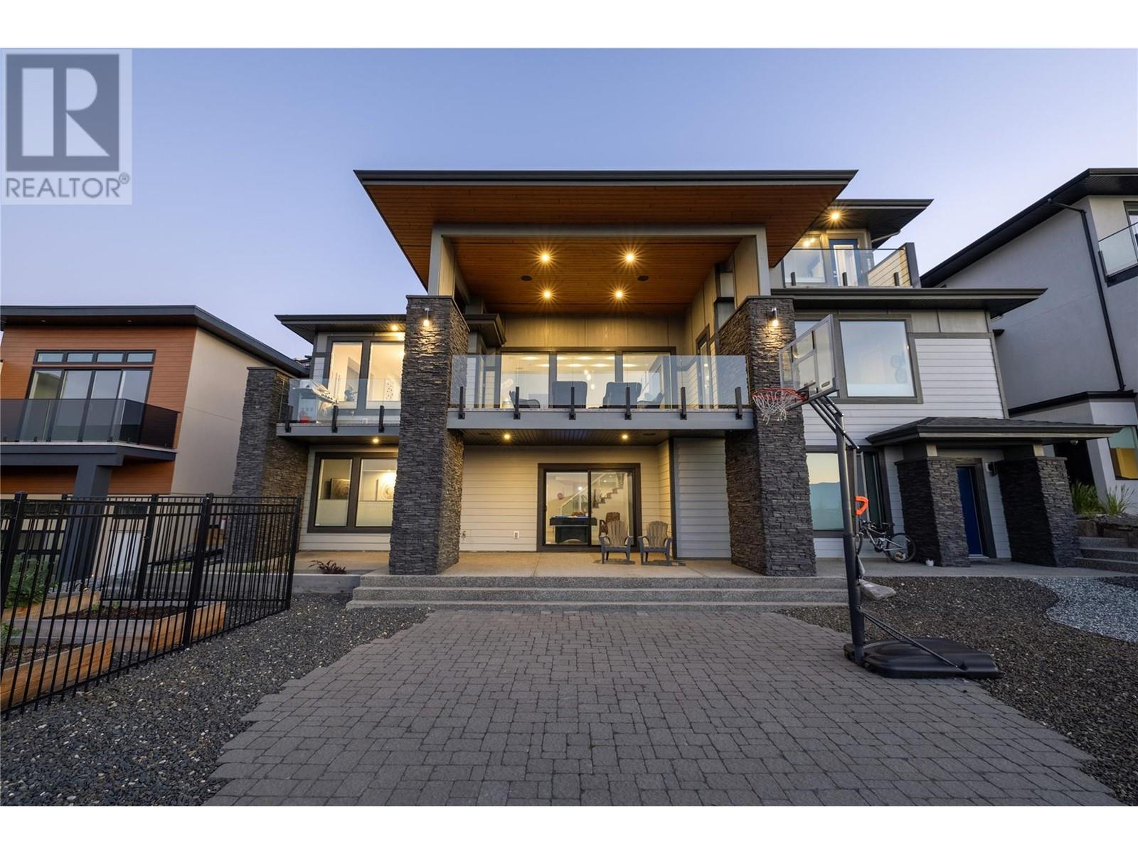 1088 Clarance Avenue, Kelowna, British Columbia  V1W 5M6 - Photo 5 - 10332897