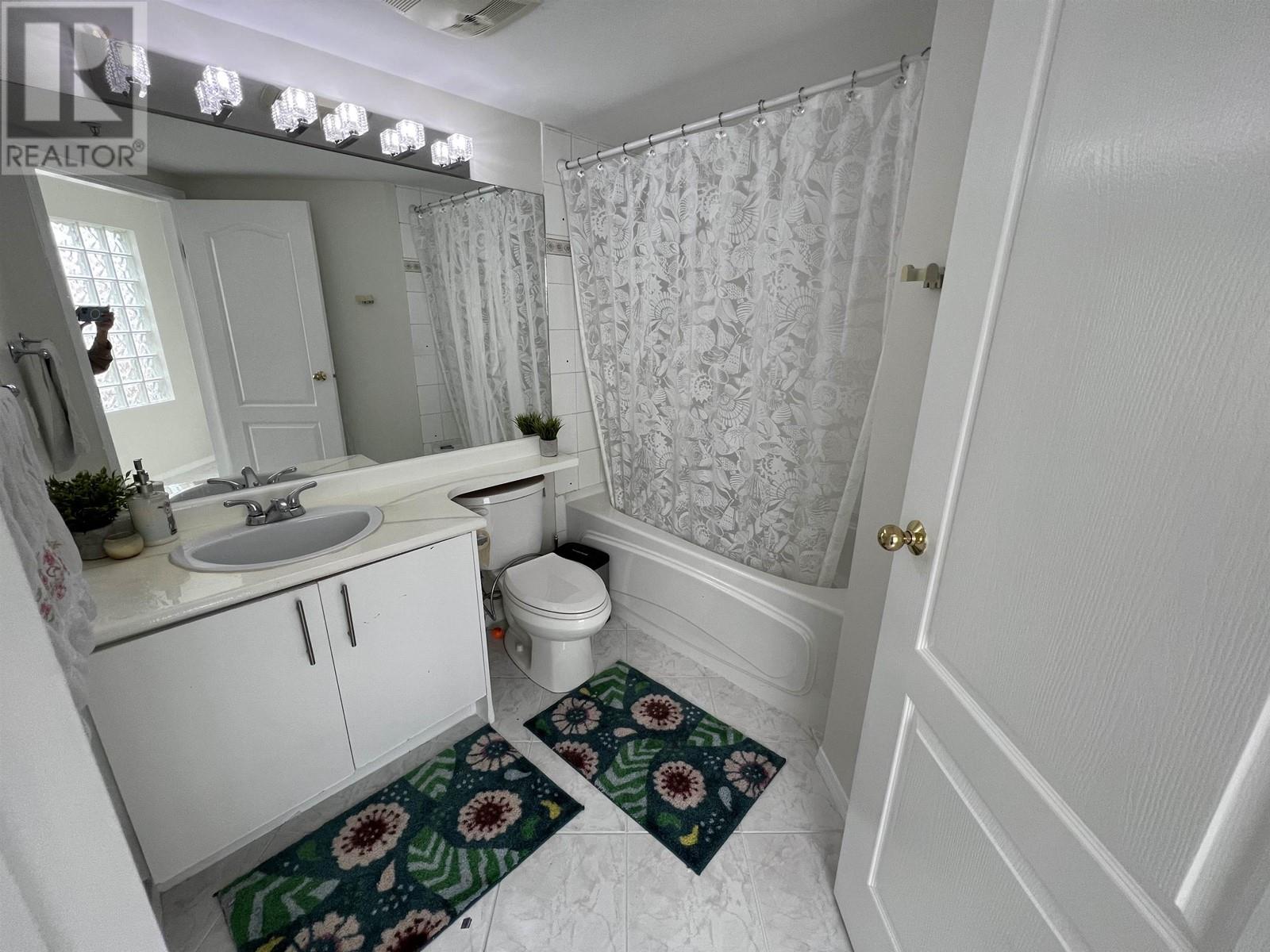 Listing Picture 9 of 9 : 309 2388 KINGSWAY, Vancouver / 溫哥華 - 魯藝地產 Yvonne Lu Group - MLS Medallion Club Member