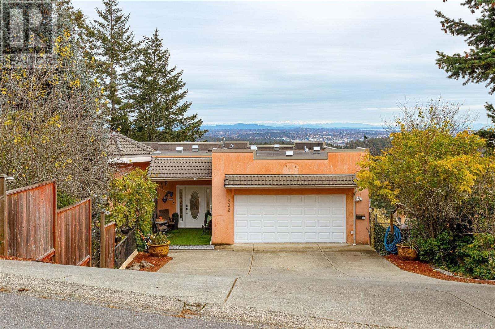Property at 692 Townview Terr image 1