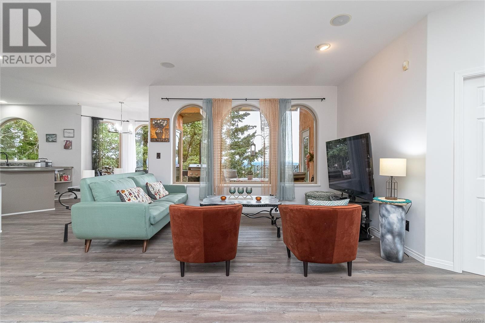 Property at 692 Townview Terr image 4