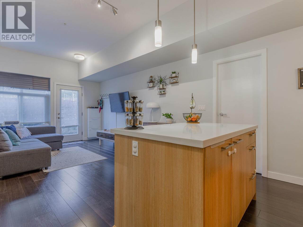 102 618 Langside Avenue, Coquitlam, British Columbia  V3J 0B8 - Photo 10 - R2964405