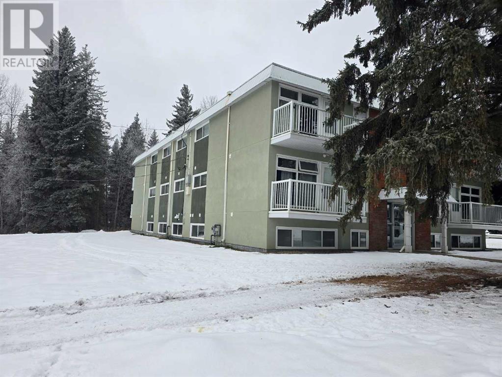 Property at 1, 414 41 Street image 2