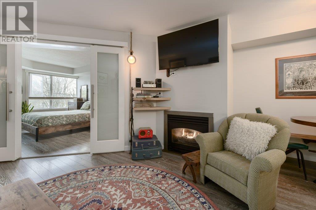 Listing Picture 4 of 40 : 206 1707 CHARLES STREET, Vancouver / 溫哥華 - 魯藝地產 Yvonne Lu Group - MLS Medallion Club Member