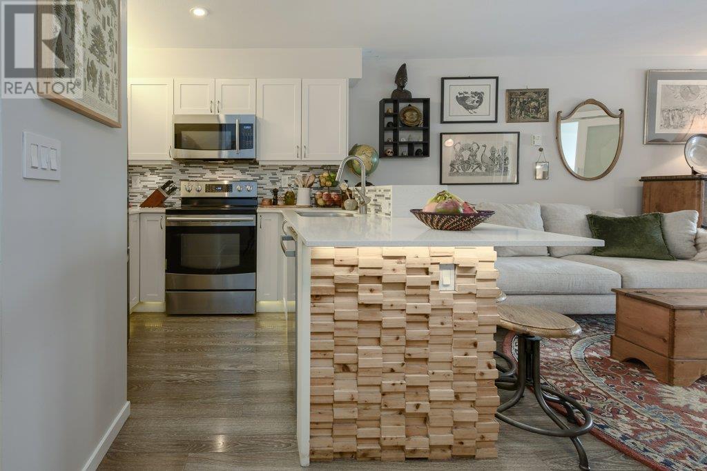 Listing Picture 9 of 40 : 206 1707 CHARLES STREET, Vancouver / 溫哥華 - 魯藝地產 Yvonne Lu Group - MLS Medallion Club Member