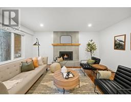 4593 CLIFFMONT ROAD, North Vancouver, British Columbia