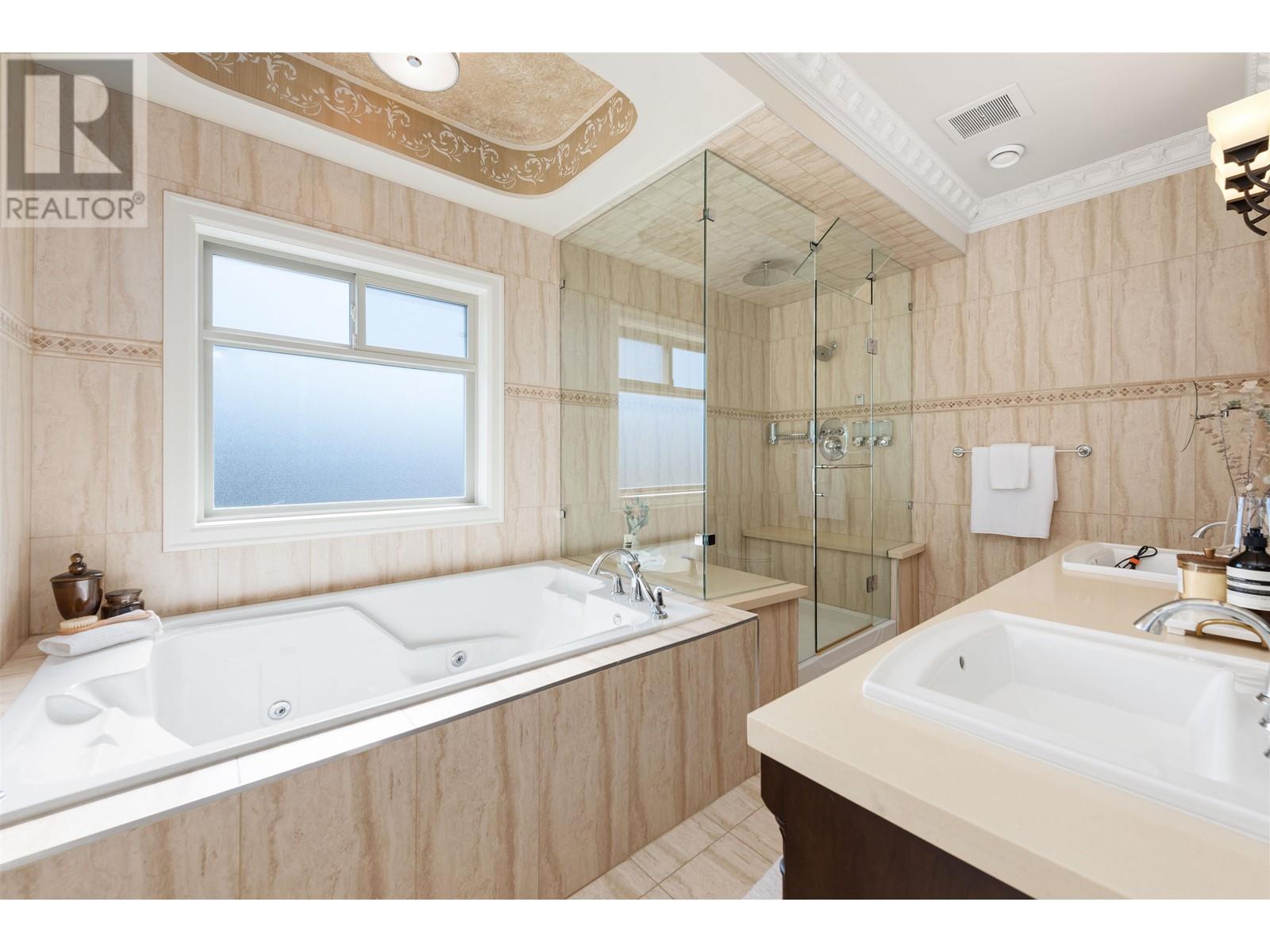 Listing Picture 14 of 19 : 8480 KELMORE ROAD, Richmond / 烈治文 - 魯藝地產 Yvonne Lu Group - MLS Medallion Club Member