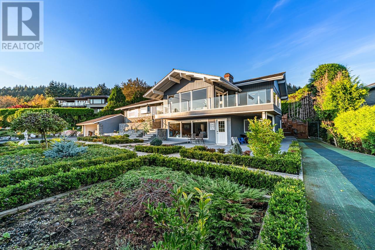 1119 Eyremount Drive, West Vancouver, British Columbia  V7S 2B9 - Photo 2 - R2964519