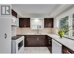 181 W WINDSOR ROAD, North Vancouver, British Columbia