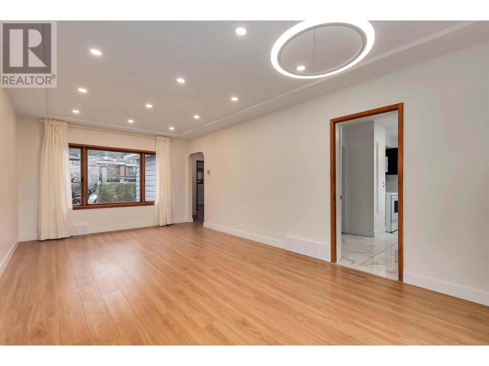 181 W Windsor Road, North Vancouver, British Columbia  V7N 2M9 - Photo 6 - R2956984