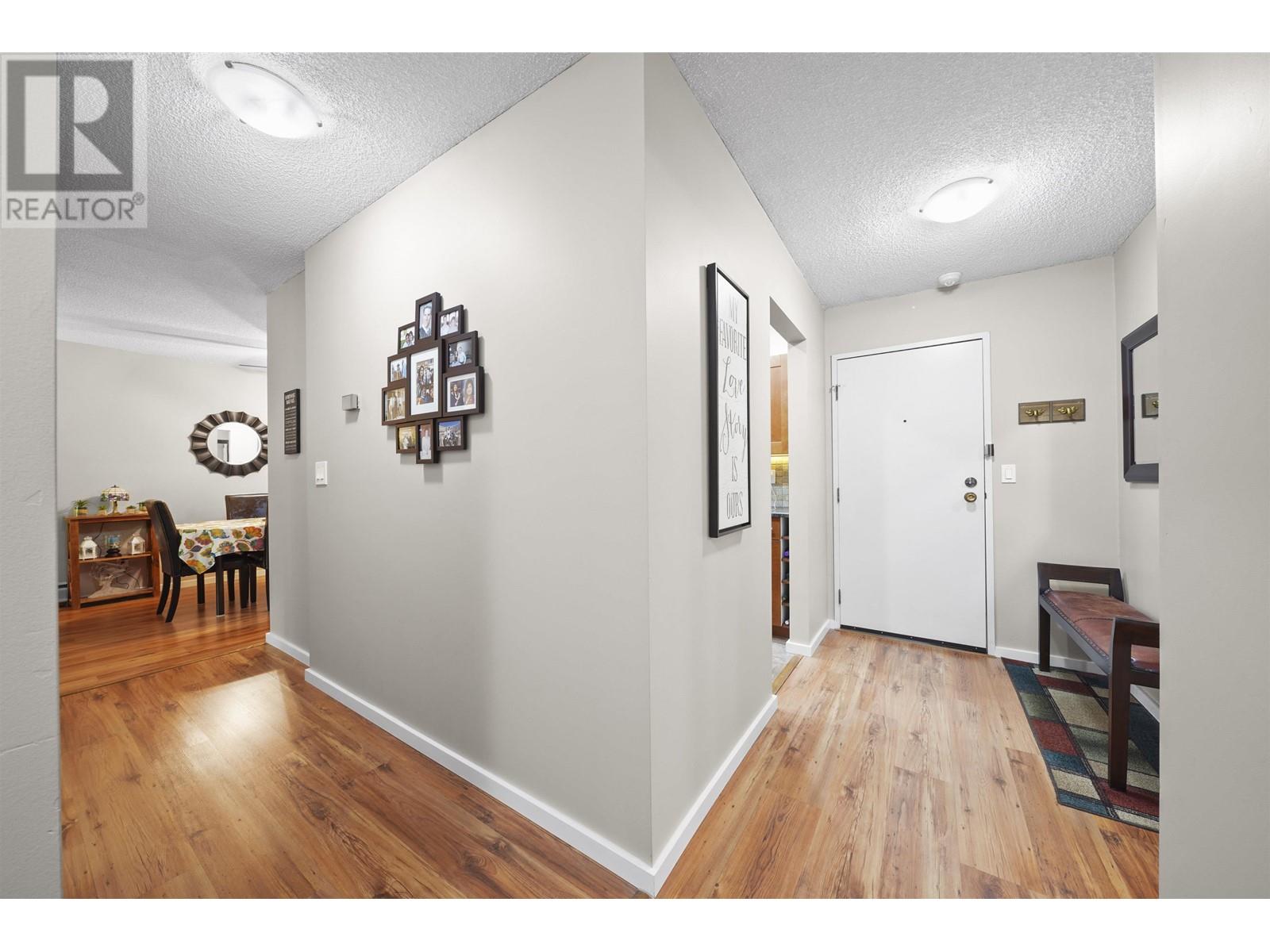 Listing Picture 19 of 29 : 310 10631 NO. 3 ROAD, Richmond / 烈治文 - 魯藝地產 Yvonne Lu Group - MLS Medallion Club Member