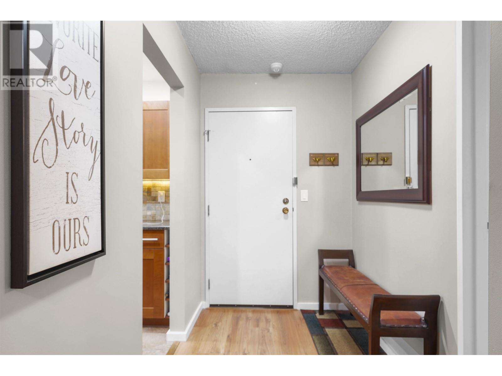 Listing Picture 21 of 29 : 310 10631 NO. 3 ROAD, Richmond / 烈治文 - 魯藝地產 Yvonne Lu Group - MLS Medallion Club Member