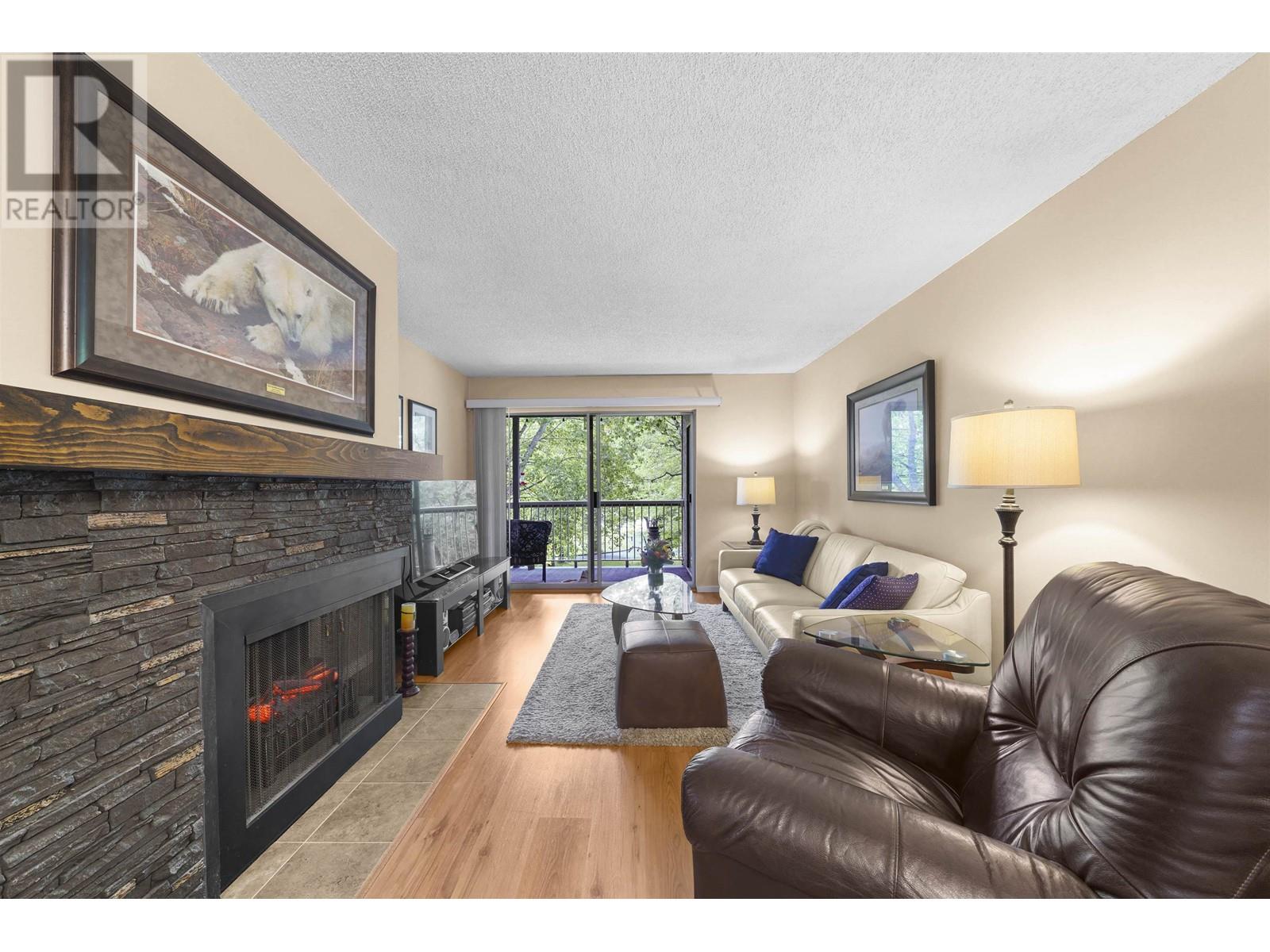 Listing Picture 5 of 29 : 310 10631 NO. 3 ROAD, Richmond / 烈治文 - 魯藝地產 Yvonne Lu Group - MLS Medallion Club Member