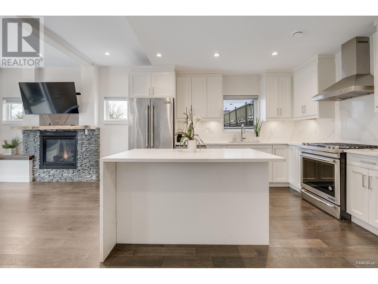 101 718 Morrison Avenue, Coquitlam, British Columbia  V3J 4H7 - Photo 9 - R2963602