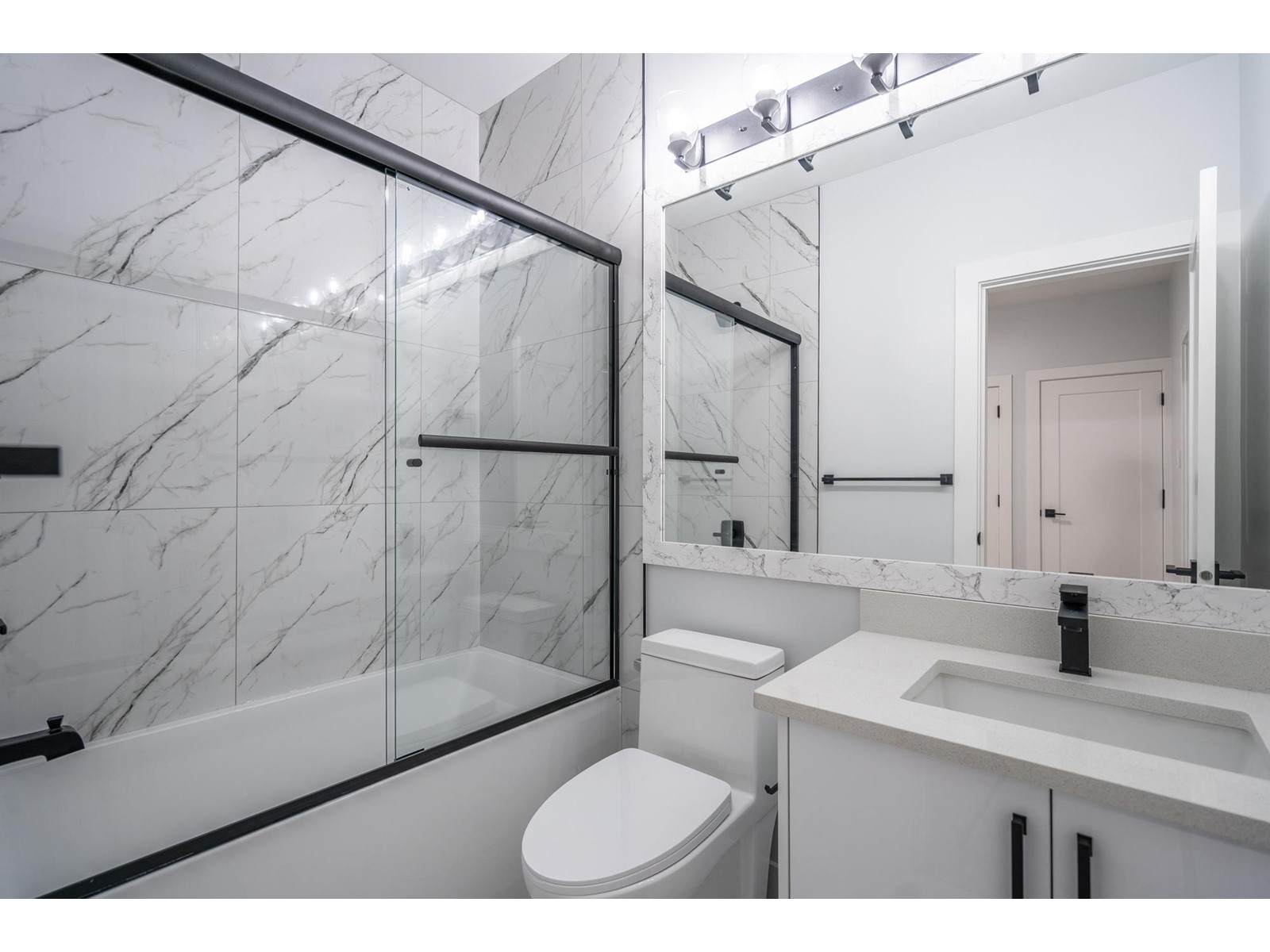 7518 205a Street, Langley, British Columbia  V2Y 1V5 - Photo 37 - R2964445