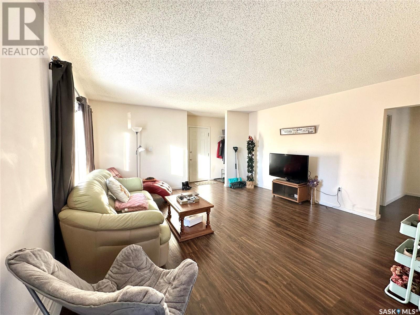 1502 105th Street, North Battleford, Saskatchewan  S9A 1T6 - Photo 8 - SK995379
