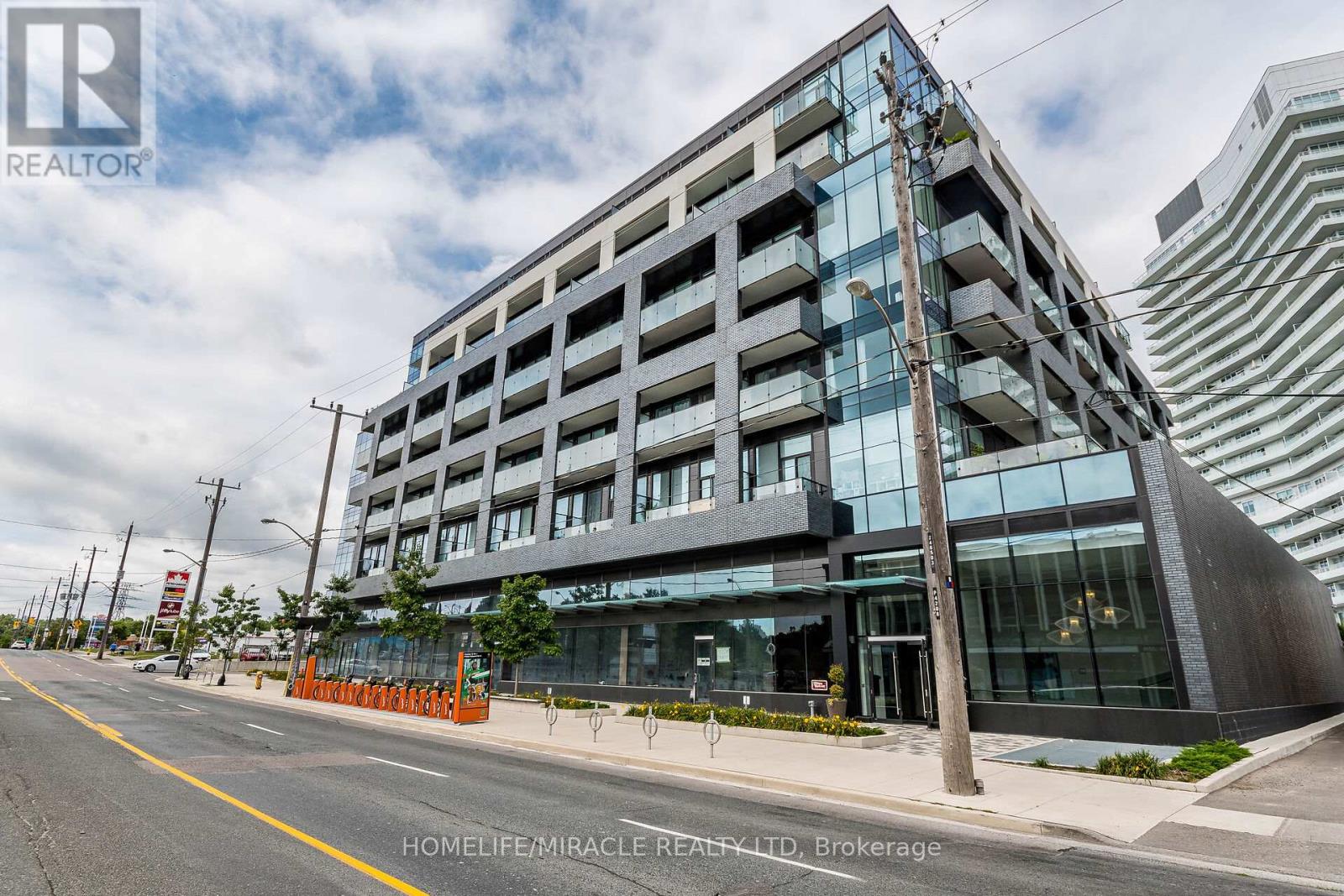 Property at 815 - 4208 DUNDAS STREET W image 1