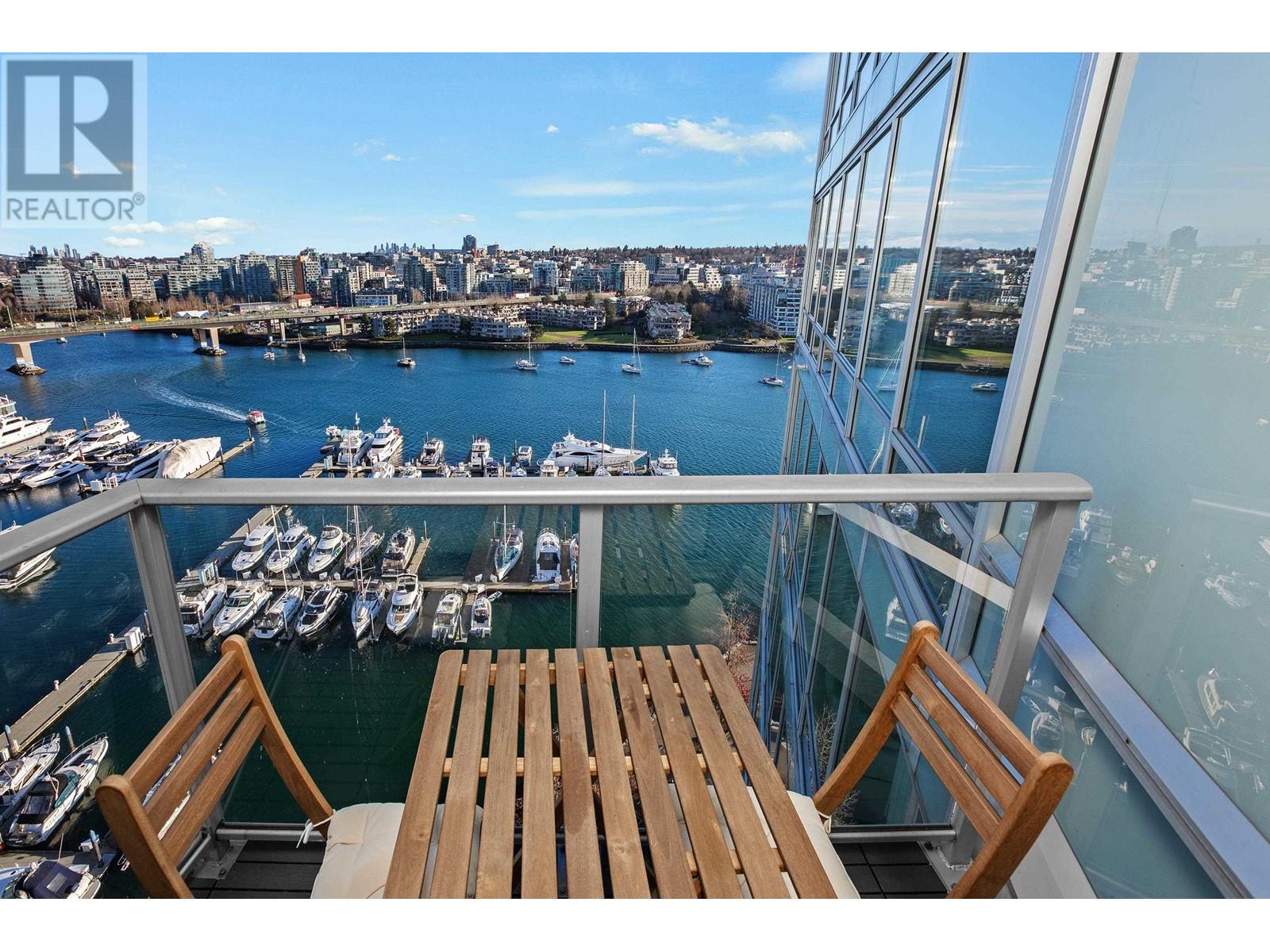 Listing Picture 15 of 21 : 1901 1228 MARINASIDE CRESCENT, Vancouver / 溫哥華 - 魯藝地產 Yvonne Lu Group - MLS Medallion Club Member