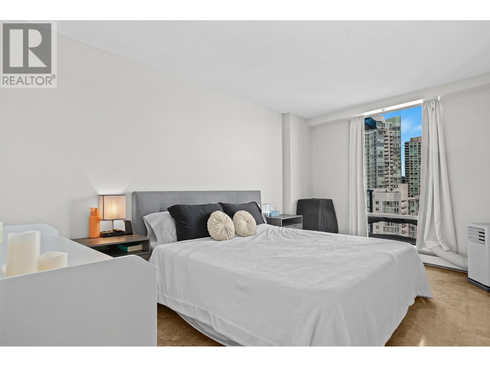 Listing Picture 10 of 21 : 1901 1228 MARINASIDE CRESCENT, Vancouver / 溫哥華 - 魯藝地產 Yvonne Lu Group - MLS Medallion Club Member