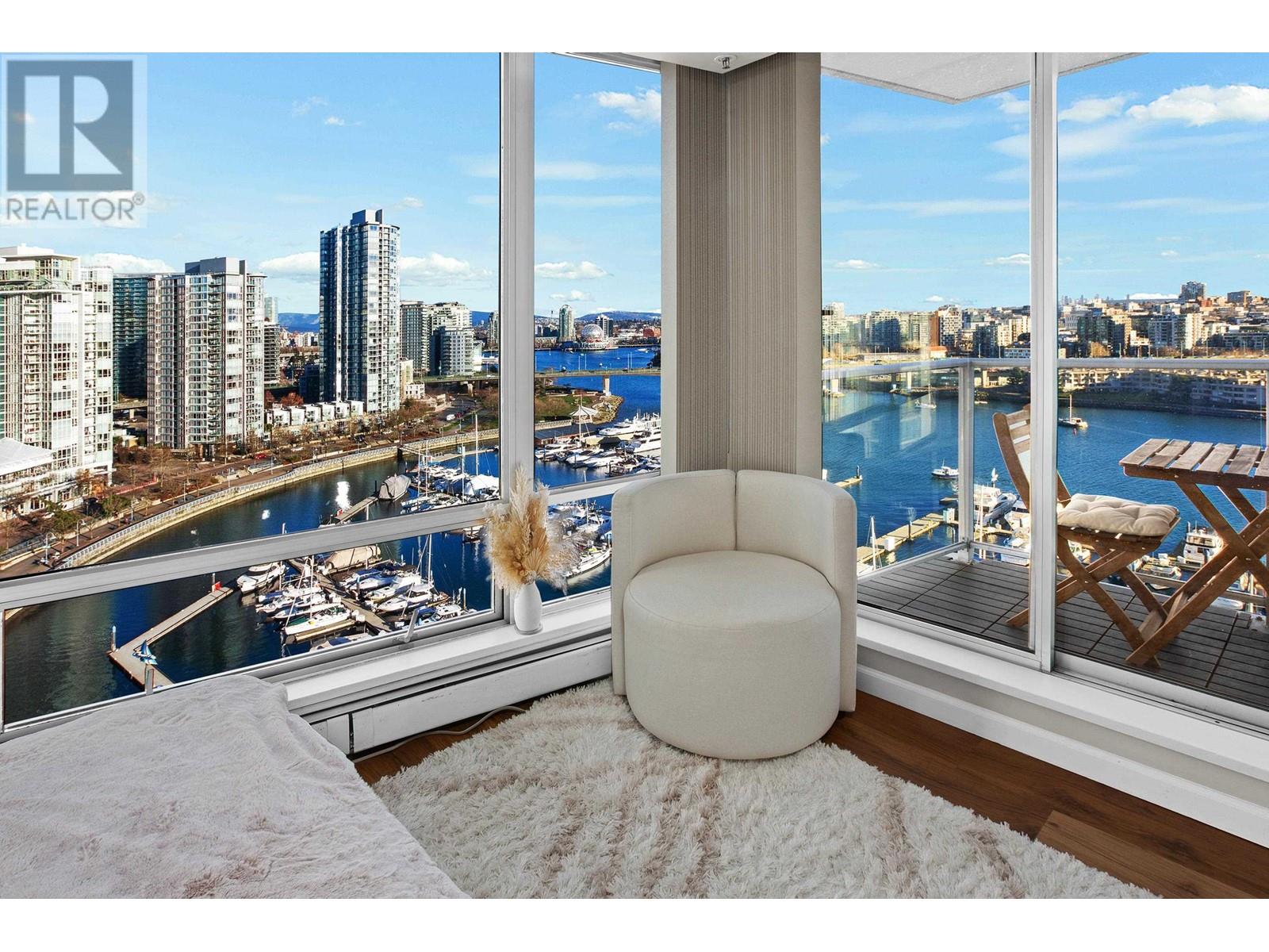 Listing Picture 3 of 21 : 1901 1228 MARINASIDE CRESCENT, Vancouver / 溫哥華 - 魯藝地產 Yvonne Lu Group - MLS Medallion Club Member