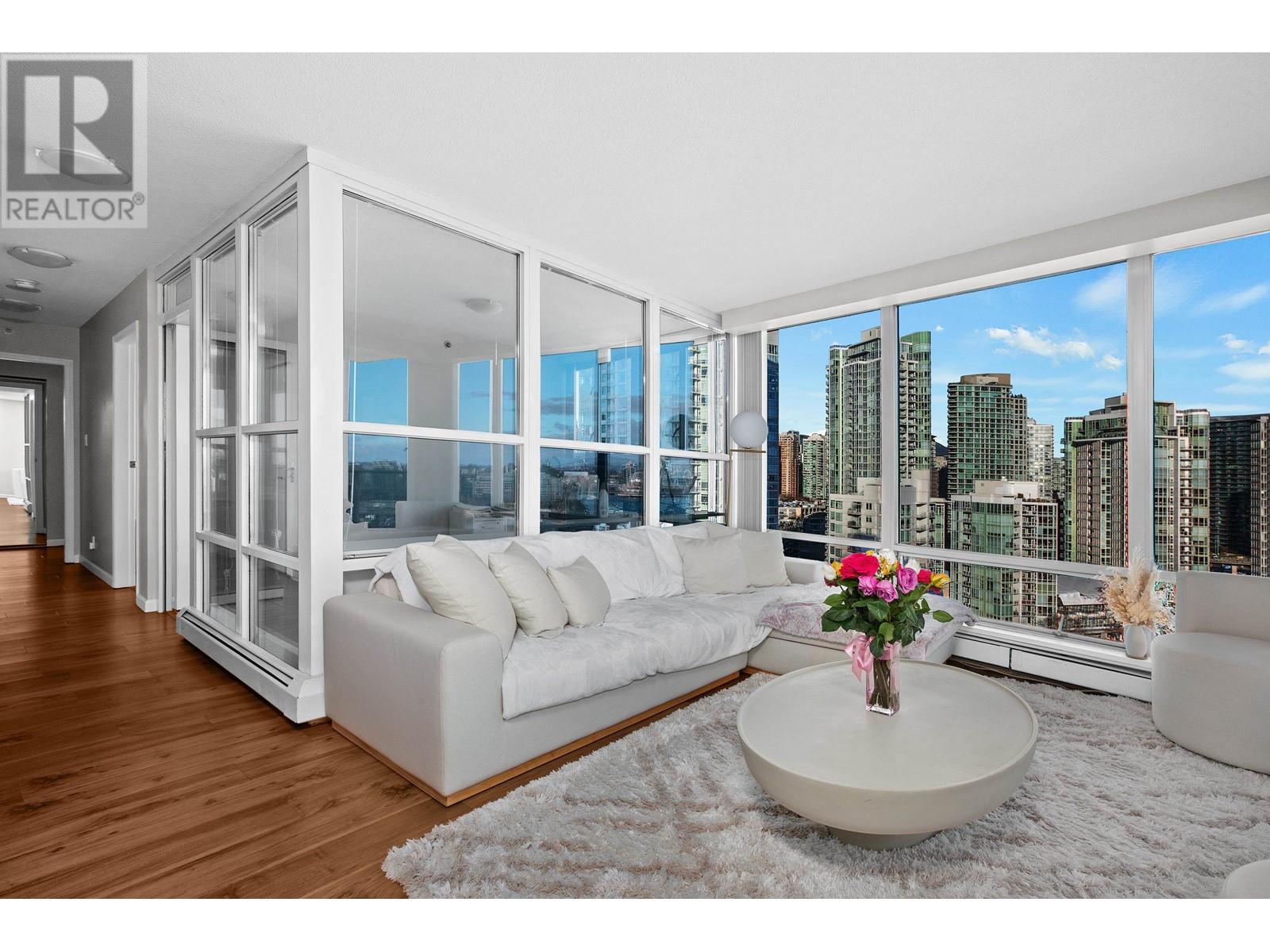 Listing Picture 4 of 21 : 1901 1228 MARINASIDE CRESCENT, Vancouver / 溫哥華 - 魯藝地產 Yvonne Lu Group - MLS Medallion Club Member