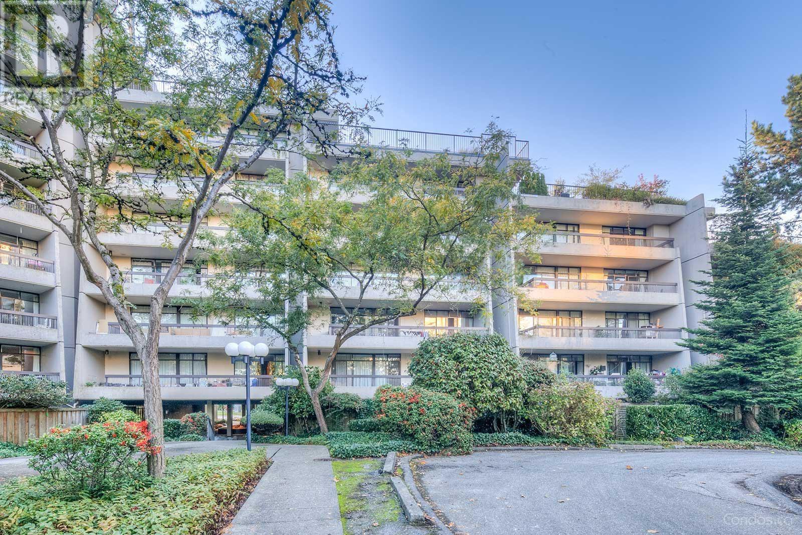 216 5932 PATTERSON AVENUE, burnaby, British Columbia