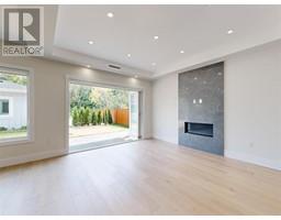 1240 LANCASTER CRESCENT