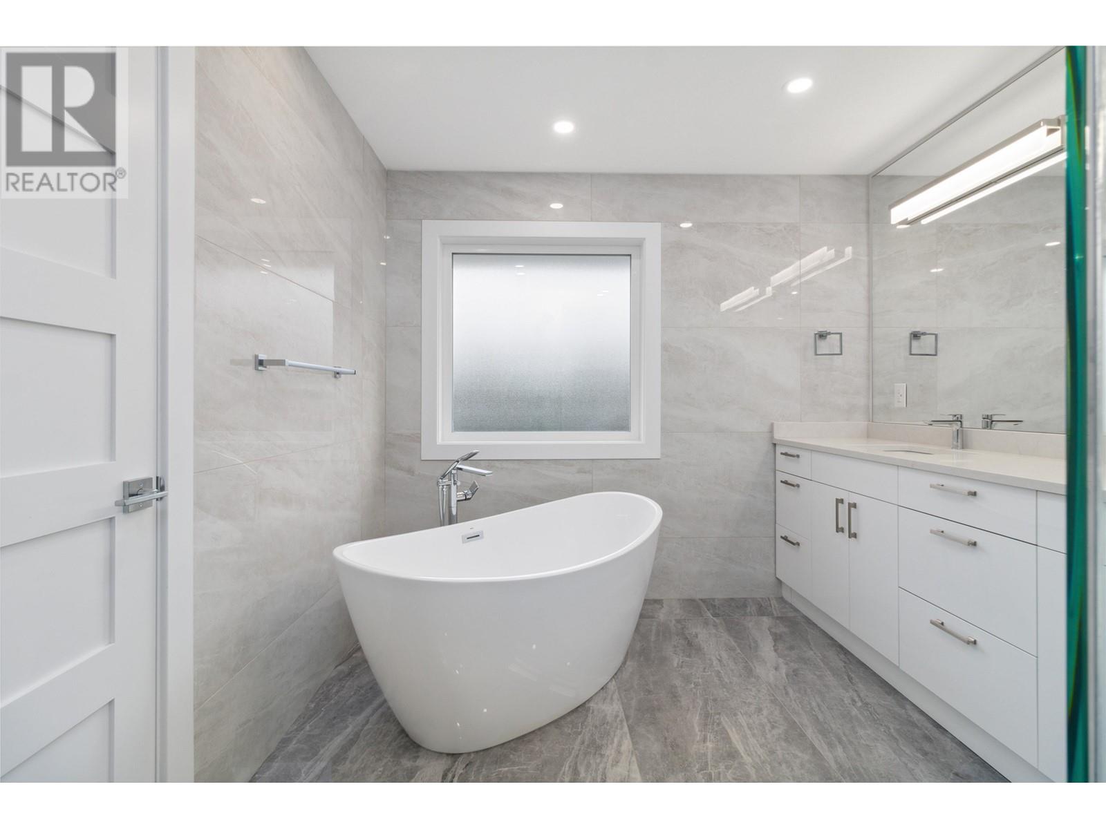 1240 Lancaster Crescent, Richmond, British Columbia  V7B 1C5 - Photo 24 - R2964043