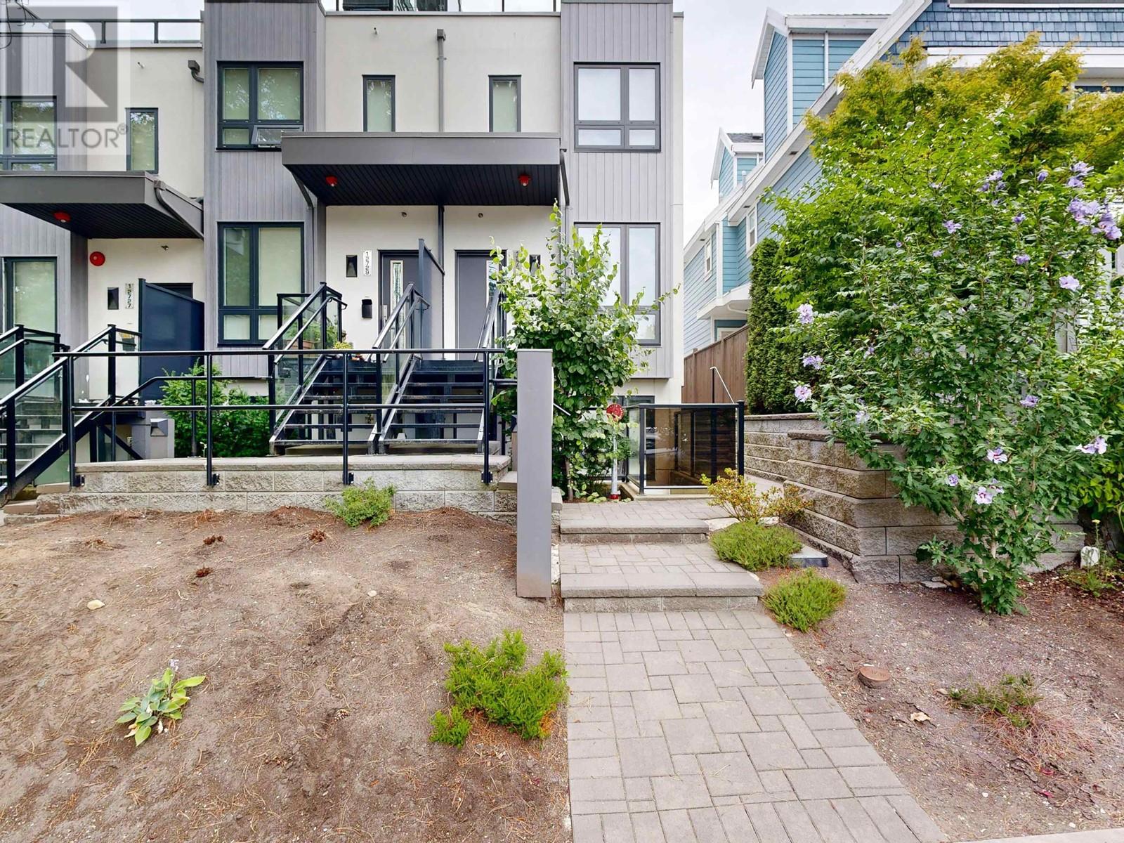 2731 DUKE STREET, vancouver, British Columbia