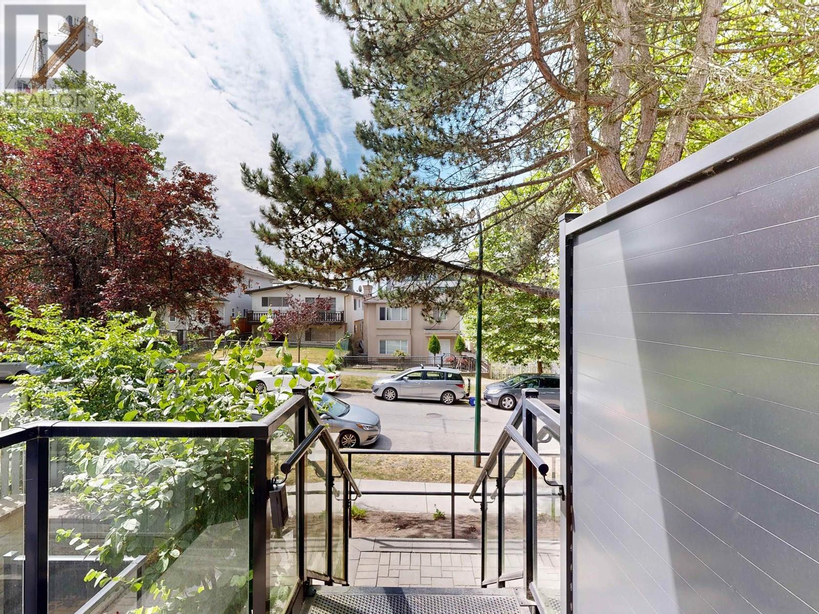 2731 Duke Street, Vancouver, British Columbia  V5R 4S8 - Photo 3 - R2964052