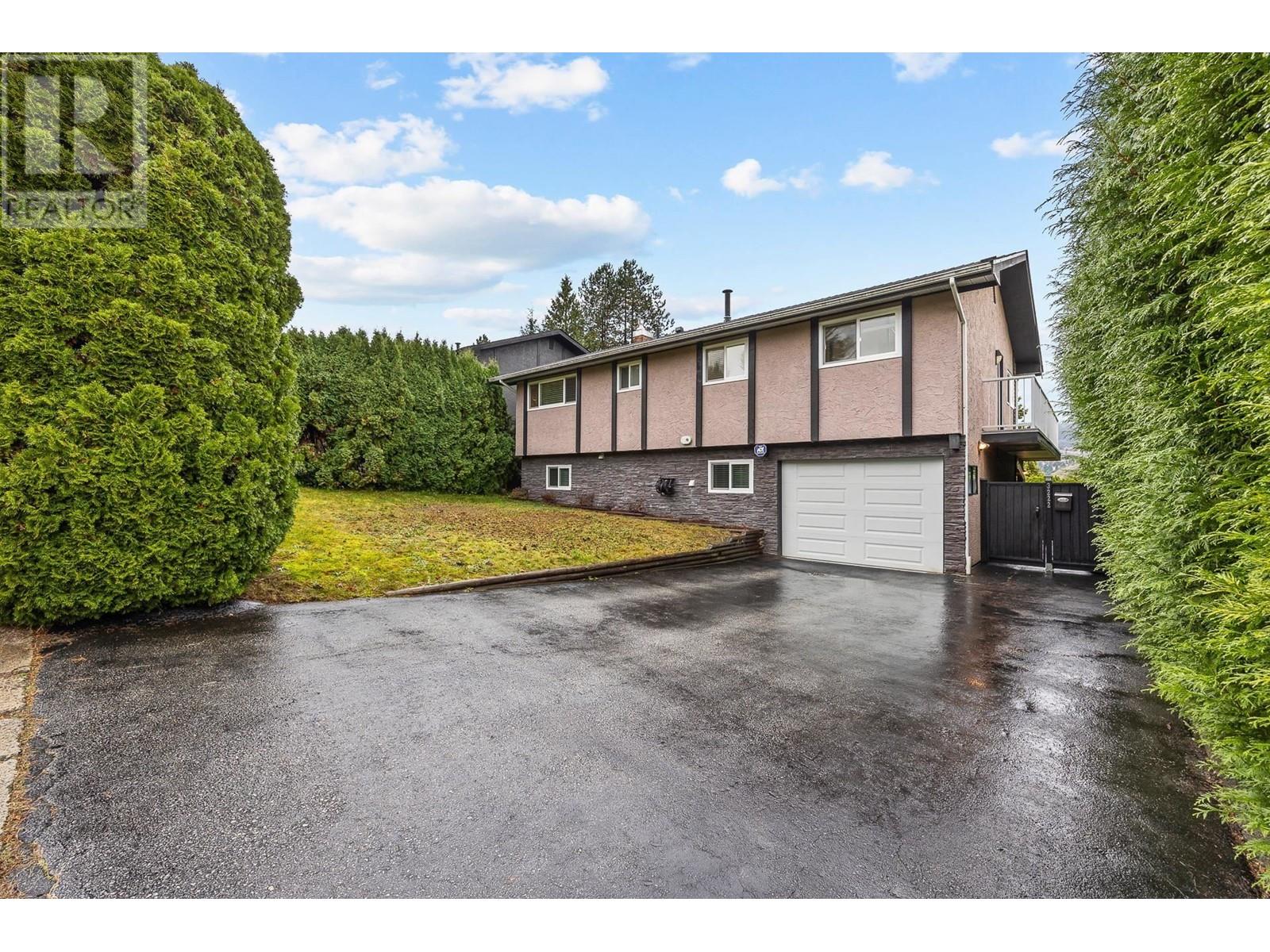 3222 Mariner Way, Coquitlam, British Columbia  V3C 4K7 - Photo 2 - R2963985