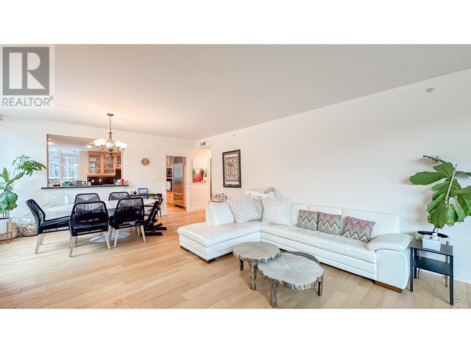 101 1717 Bayshore Drive, Vancouver, British Columbia  V6G 3H3 - Photo 5 - R2963242