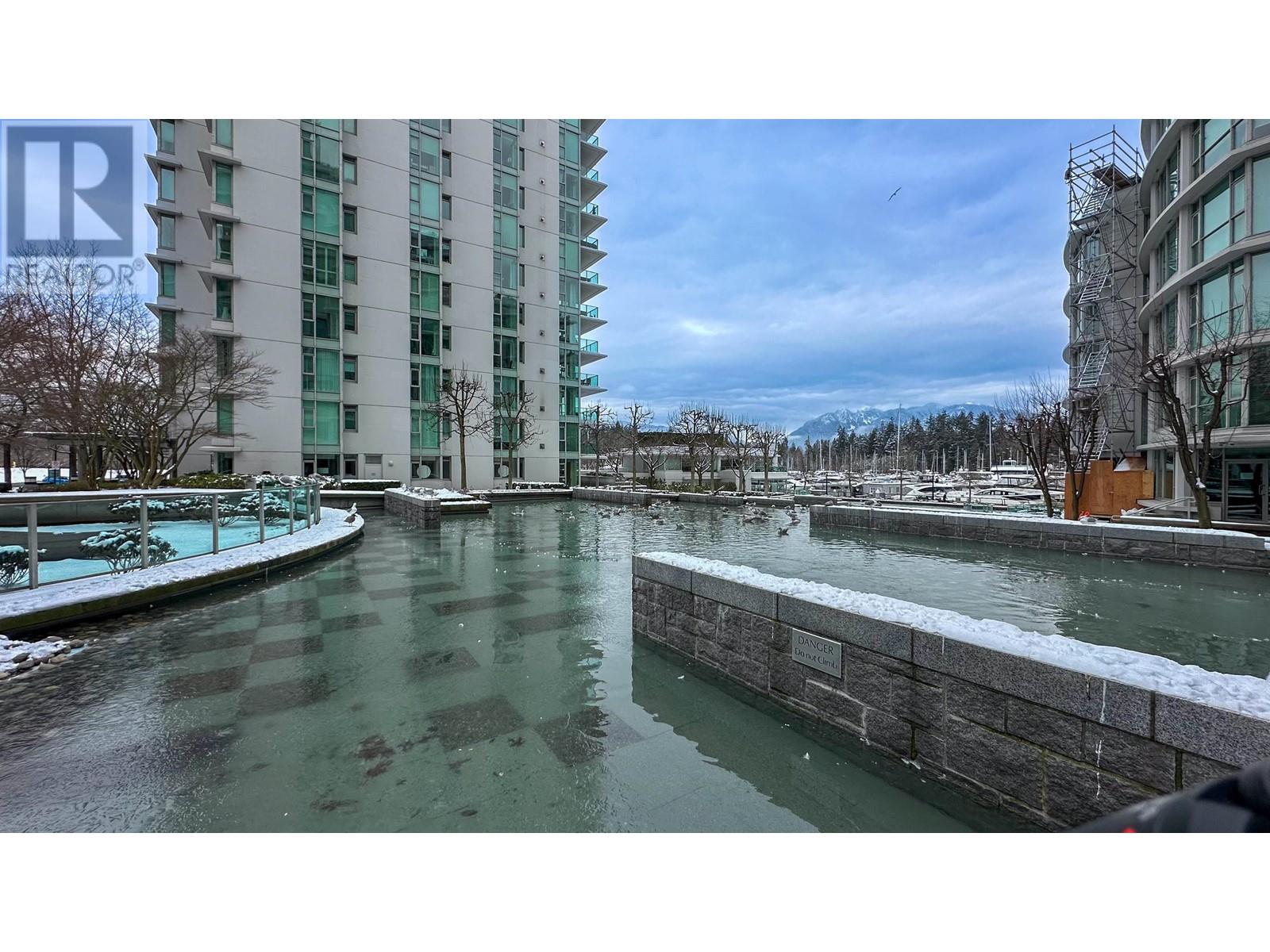 101 1717 Bayshore Drive, Vancouver, British Columbia  V6G 3H3 - Photo 3 - R2963242