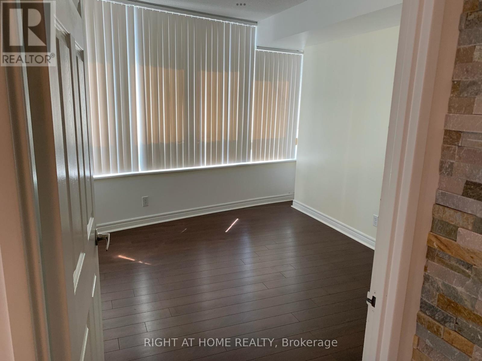 808 - 23 Hollywood Avenue, Toronto, Ontario  M2N 7L8 - Photo 5 - C11961497