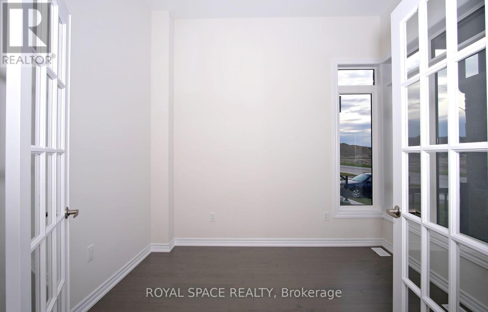 Property at 89 SUN VALLEY AVENUE image 5