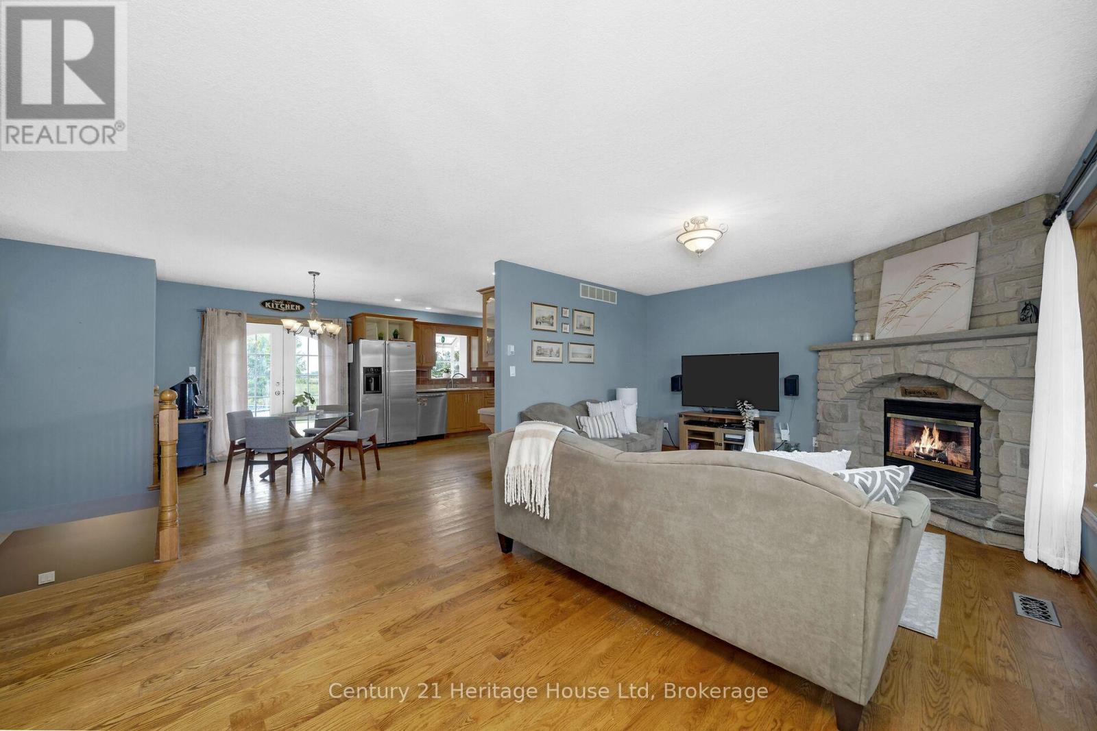 8541 Wellington Road 109, Wellington North, Ontario  N0G 1A0 - Photo 5 - X11897472