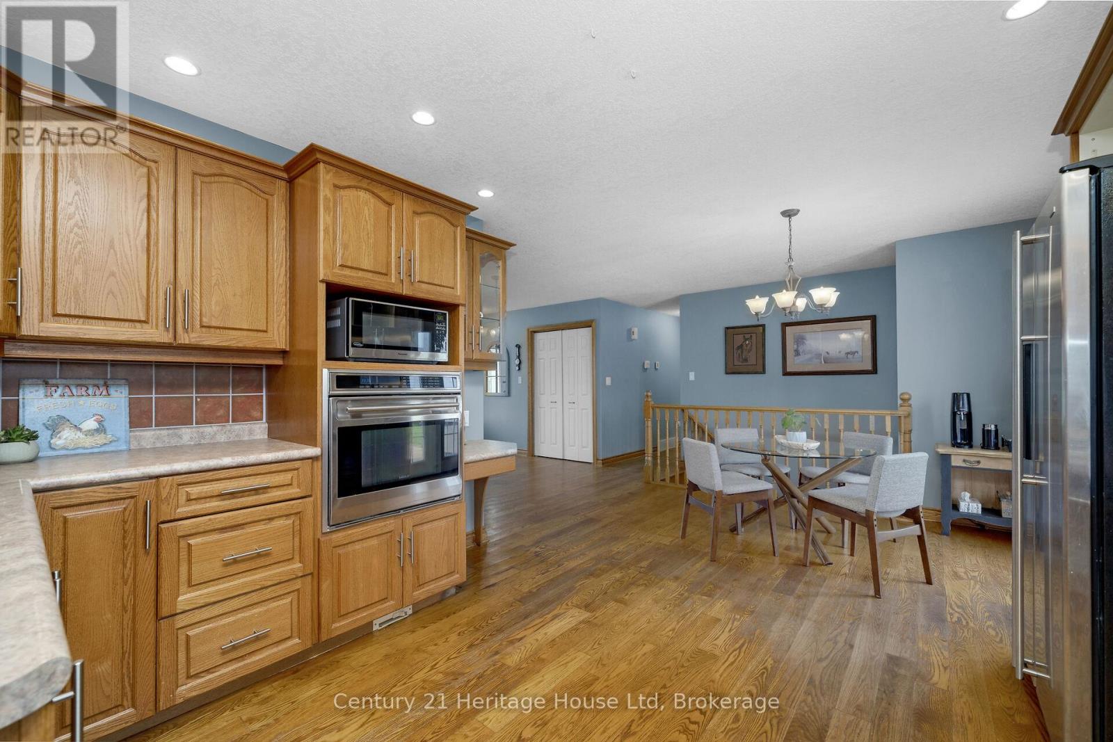 8541 Wellington Road 109, Wellington North, Ontario  N0G 1A0 - Photo 9 - X11897472