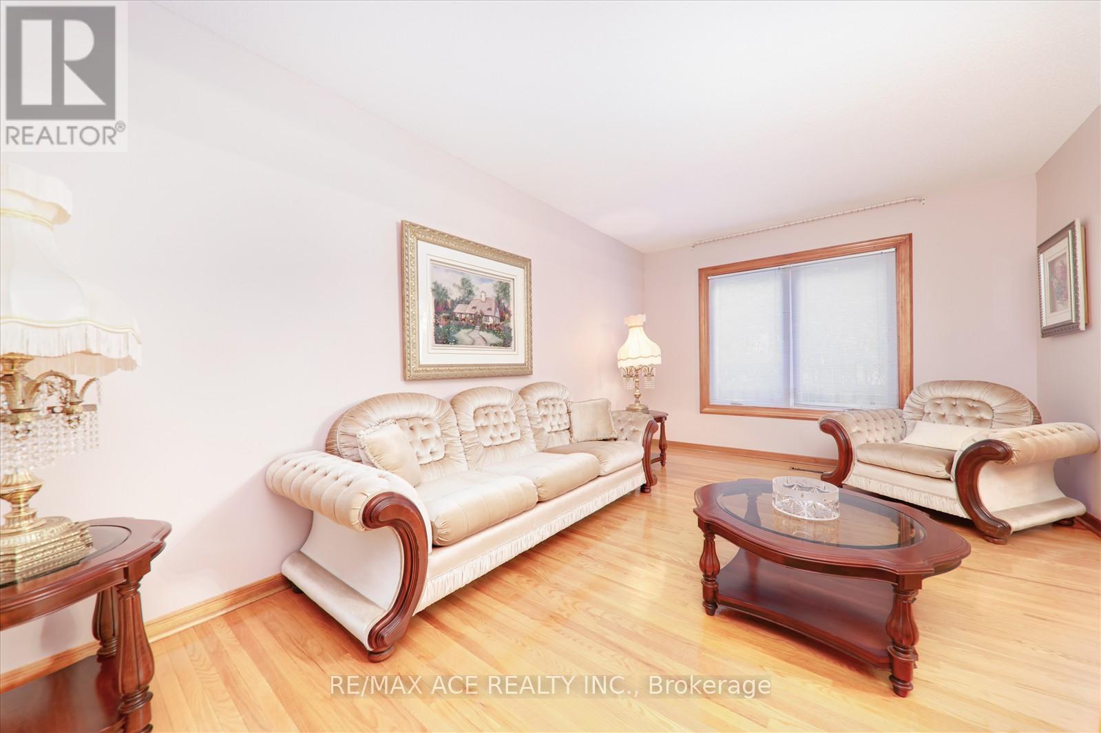 107 Orton Park Road, Toronto, Ontario  M1G 3G9 - Photo 7 - E11961674