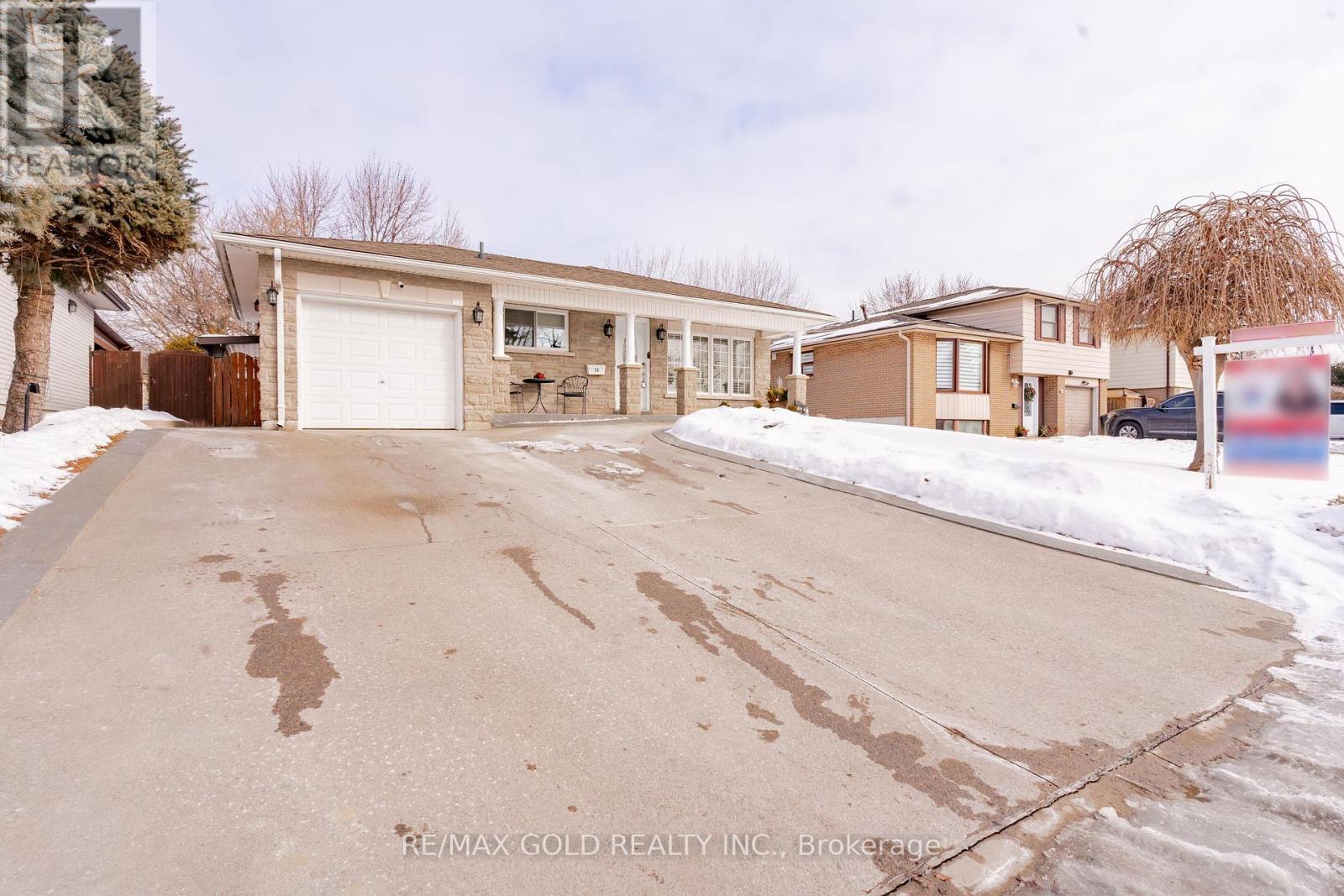 Property at 15 CASTLEMORE DRIVE image 1