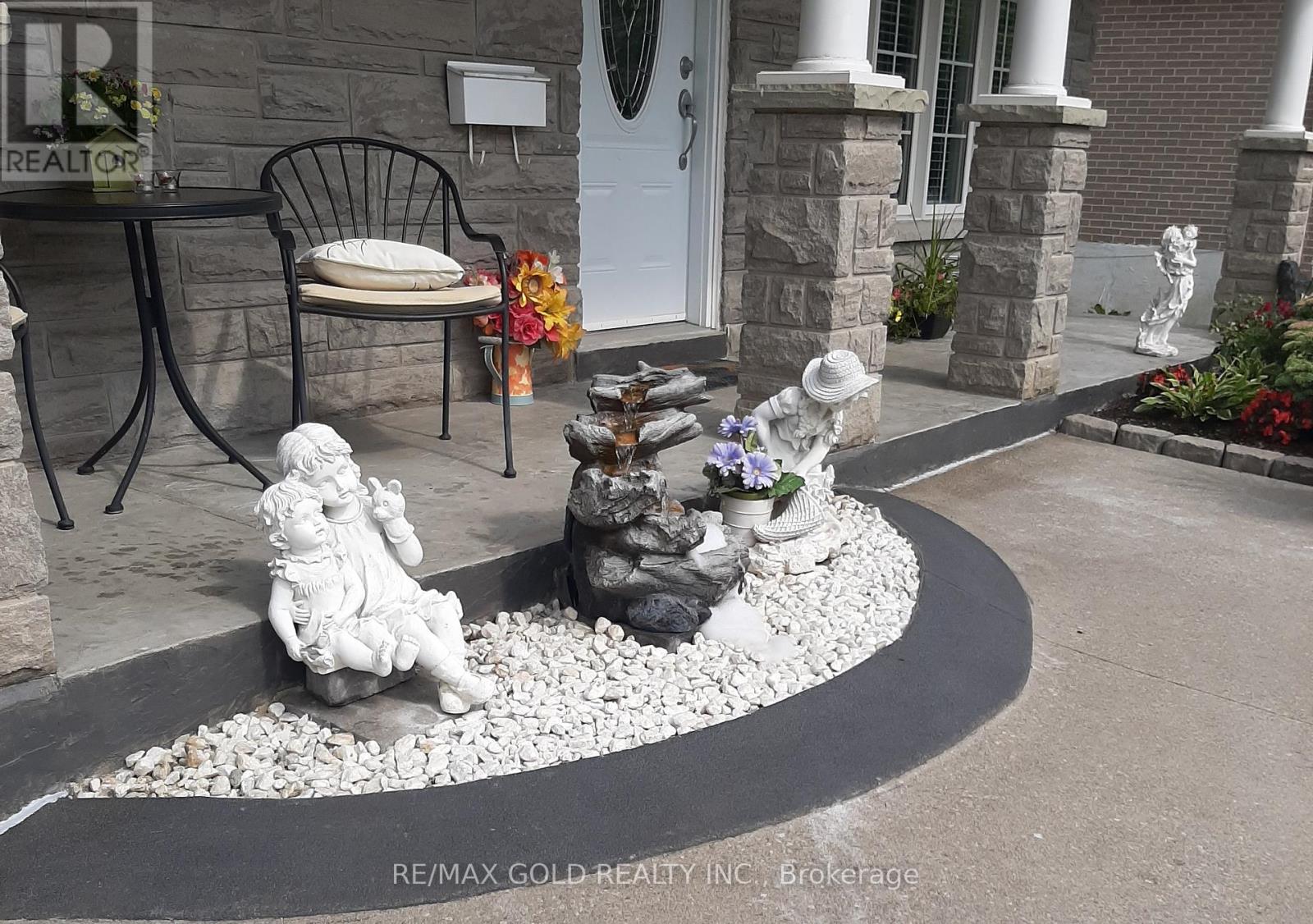 Property at 15 CASTLEMORE DRIVE image 3