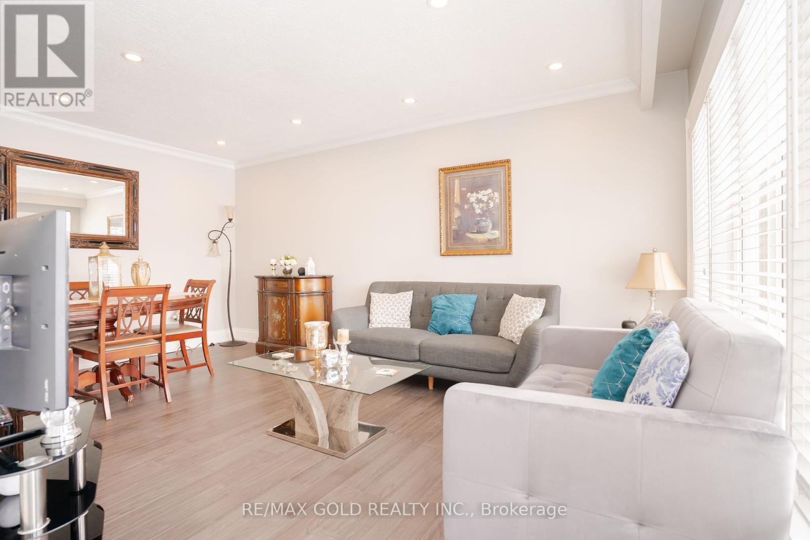 Property at 15 CASTLEMORE DRIVE image 5