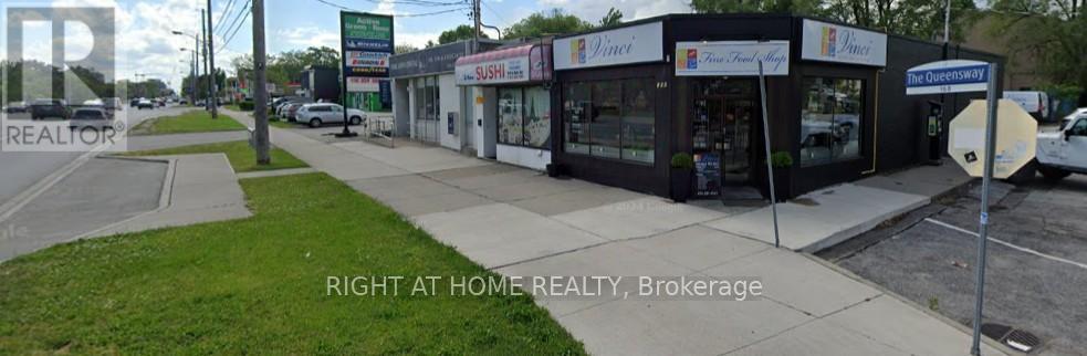 Property at 170 THE QUEENSWAY WAY image 1