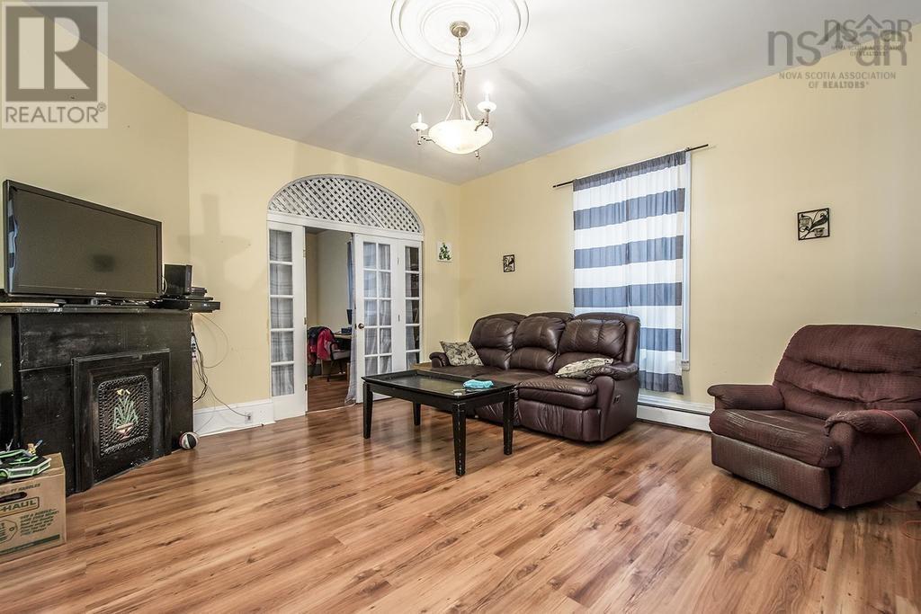 250 King Street, Windsor, Nova Scotia  B0N 2T0 - Photo 8 - 202502501