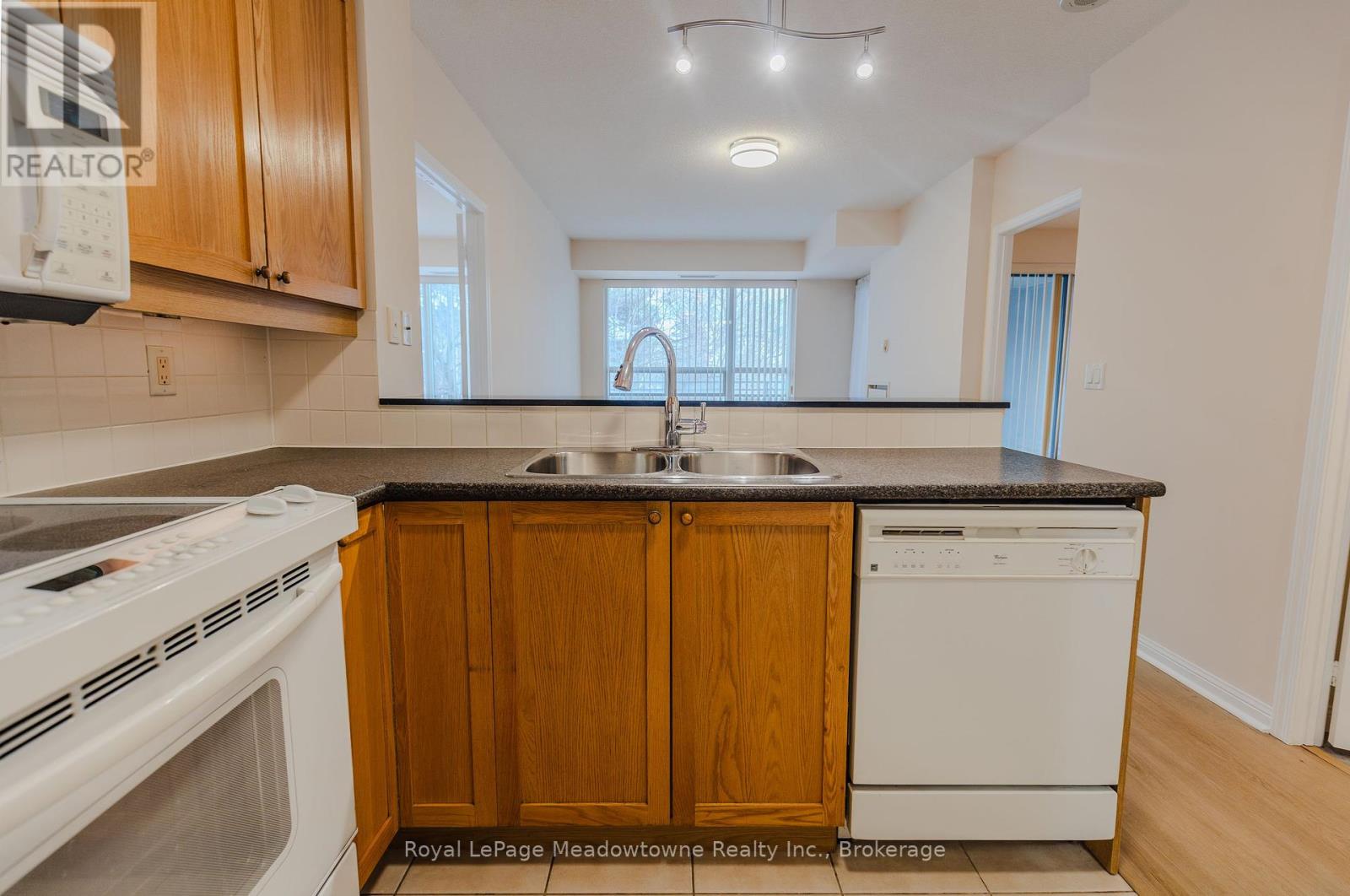 511 - 1801 Bayview Avenue E, Toronto (Leaside), Ontario  M5G 2G4 - Photo 9 - C11961988