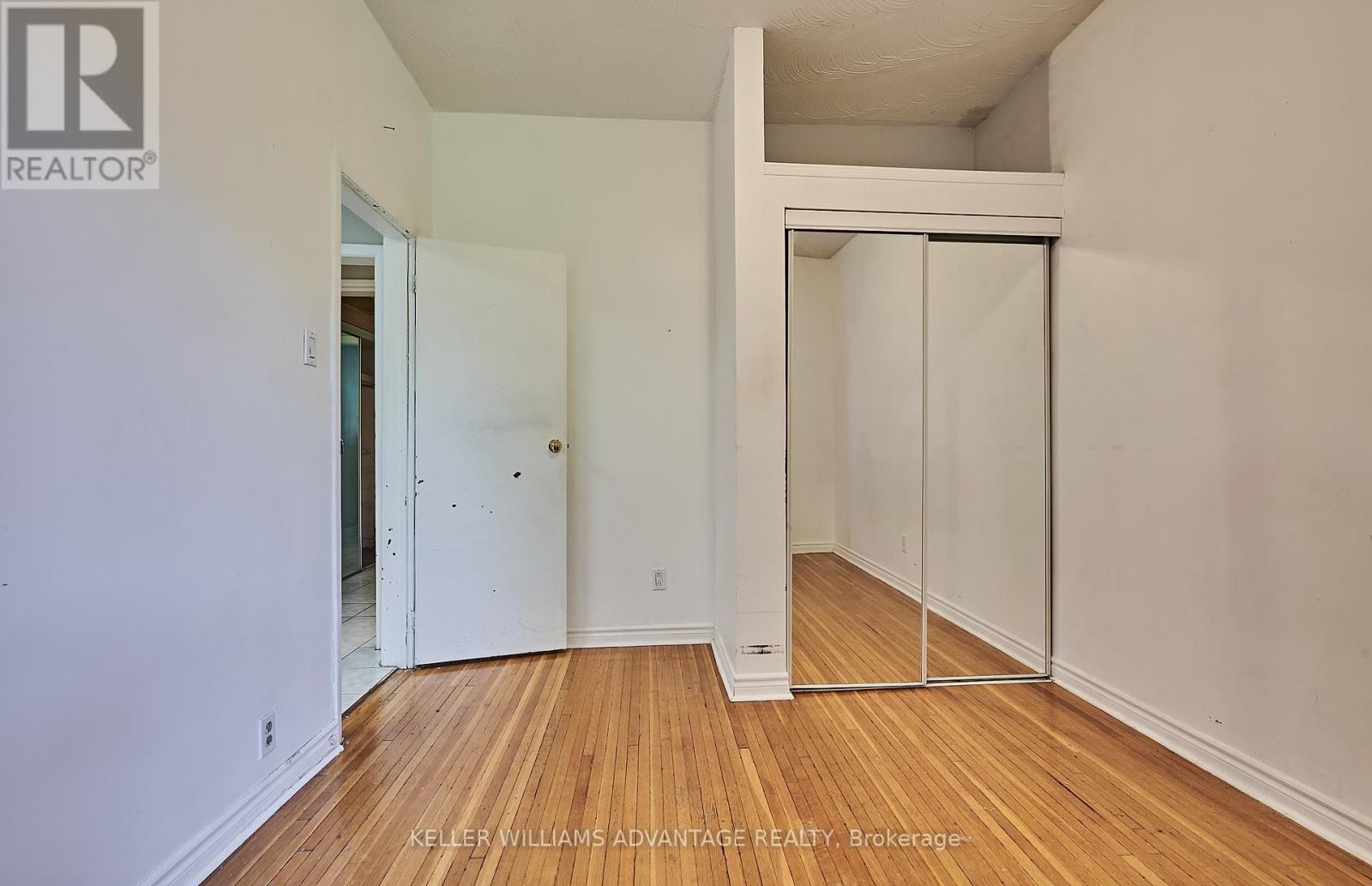 Main - 121 Mavety Street, Toronto, Ontario  M6P 2L8 - Photo 17 - W11961935