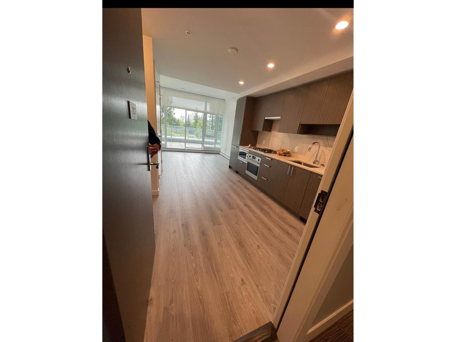 201 13350 Central Avenue, Surrey, British Columbia  V3T 0S1 - Photo 7 - R2962273