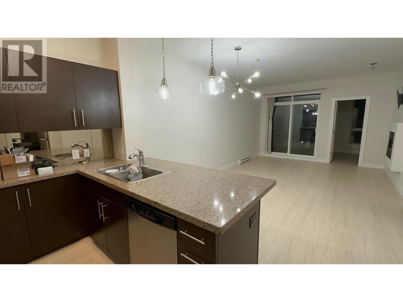 Listing Picture 12 of 14 : 206 8400 ANDERSON ROAD, Richmond / 烈治文 - 魯藝地產 Yvonne Lu Group - MLS Medallion Club Member