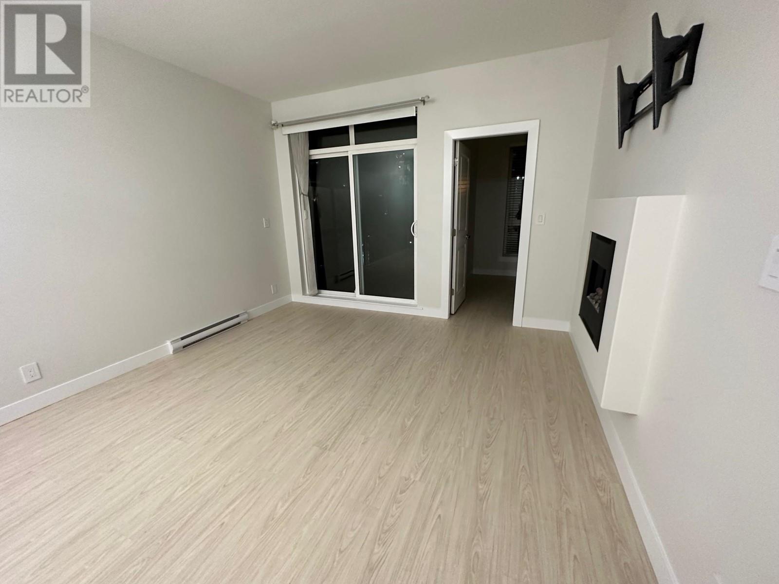Listing Picture 4 of 14 : 206 8400 ANDERSON ROAD, Richmond / 烈治文 - 魯藝地產 Yvonne Lu Group - MLS Medallion Club Member